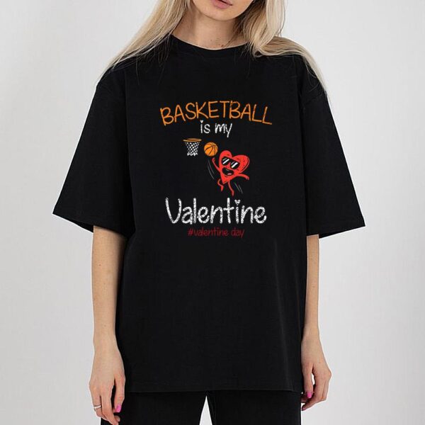 Funny Valentine Day Design T-Shirt Heart Playing Basketball Cute Valentines T-Shirt