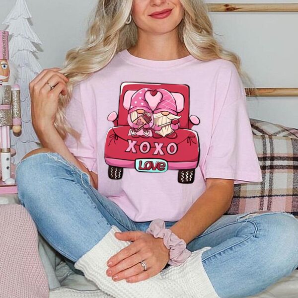 Xoxo Truck Gnome Valentine T-Shirt Valentine Shirt Gift For Couple