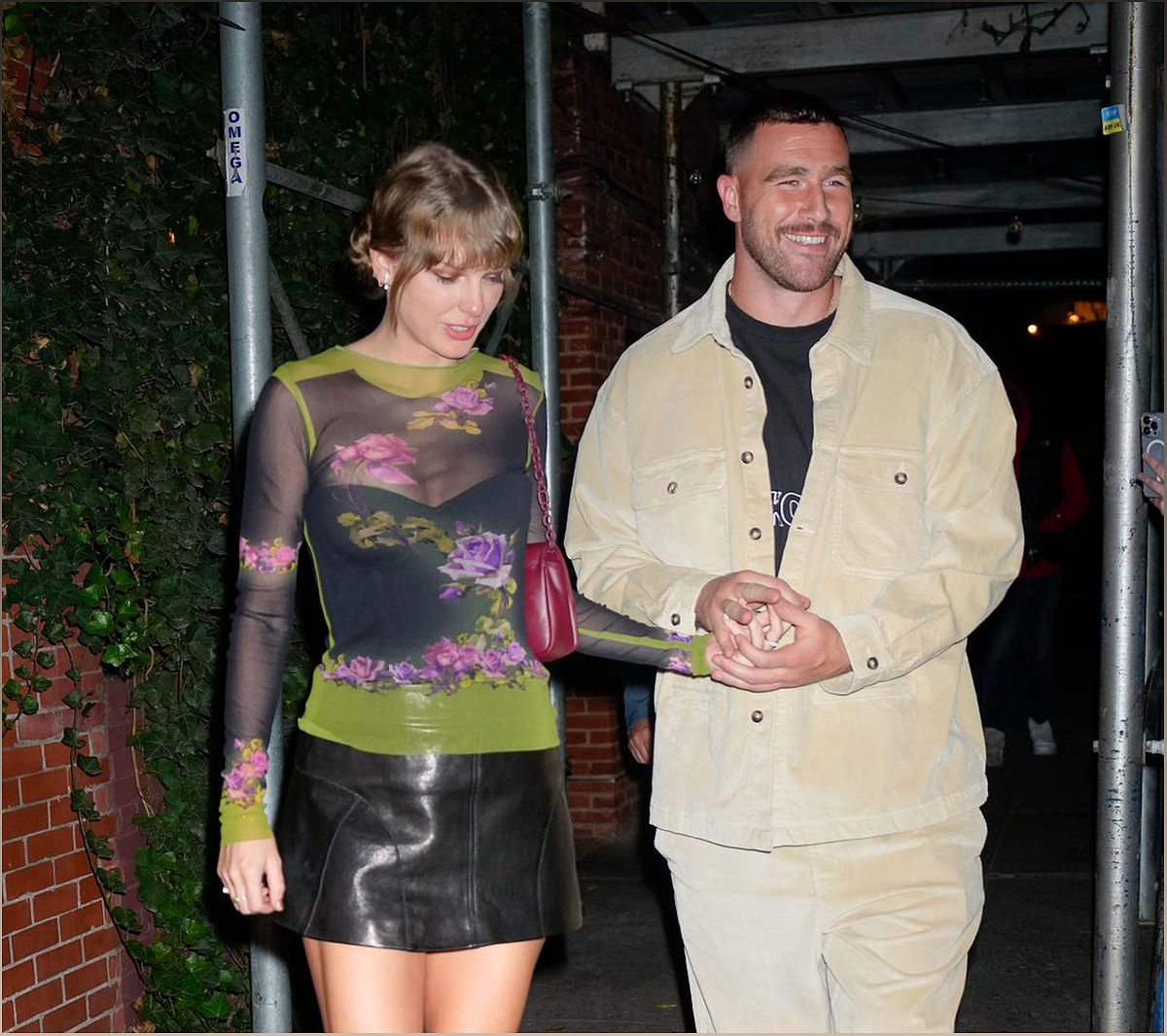 Did Taylor Swift Predict Her Relationship with Travis Kelce? - -1872909110