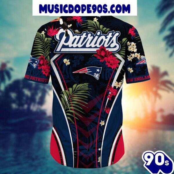 NFL New England Patriots Custom Name Flower Summer Tropical Hawaiian Shirt