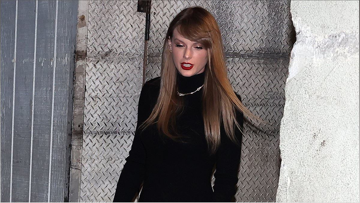 Taylor Swift and Brittany Mahomes Enjoy a Stylish Dinner Outing in Beverly Hills - 1011473294